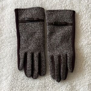 Elegant Tweed Touchscreen Gloves with Bow Accent